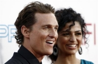 Matthew McConaughey junto a Camilla Alves